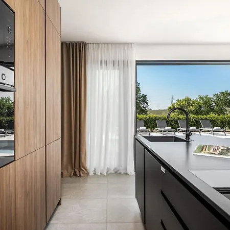 Vila Karbula By Guide *